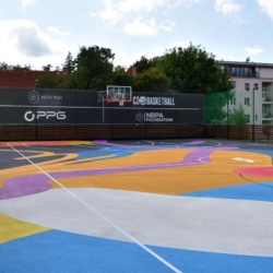 Zrekonstruované basketbalové hřiště už slouží sportovcům, Písek