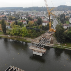 Kompletní výměna mostu v Týně nad Vltavou pokračuje