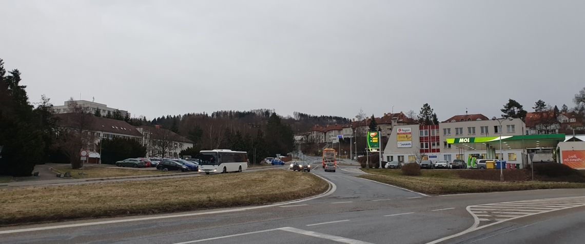 Český Krumlov: Křižovatka pod autobusovým nádražím se změní na kruhový objezd