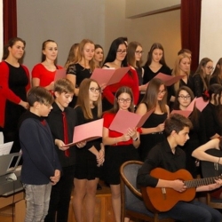 Studenti Gymnázia Prachatice uspořádali benefiční koncert pro Adama Poštu