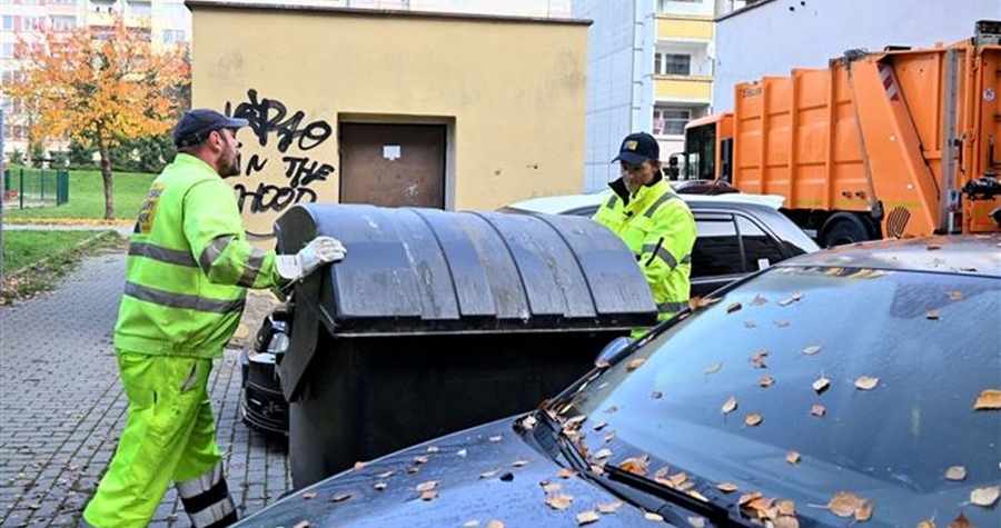 Písečtí popeláři ročně najedou přes 93 000 kilometrů a vyvezou 5 600 tun odpadu