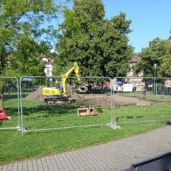 Na Palackého náměstí v Budějovicích vzniká dětské hřiště