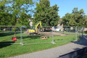 Na Palackého náměstí v Budějovicích vzniká dětské hřiště v kombinaci s workoutem