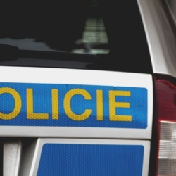 Policisté zachránili život ženě, která masivně krvácela